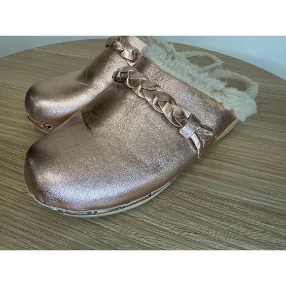 Anthropologie Pilcro Bronze Gold Sherpa Fur Lined Clogs Size 10 Leather Mule - Picture 3 of 7